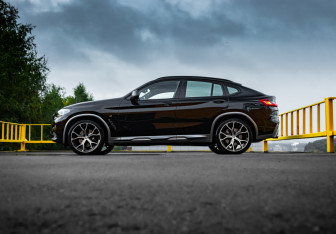 Подержанный автомобиль BMW X4 2020 года (8 фото)