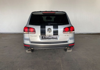 Подержанный автомобиль Volkswagen Touareg 2010 года (5 фото)