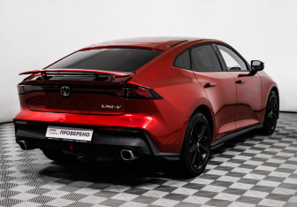 Подержанный автомобиль Changan UNI-V 2023 года (5 фото)