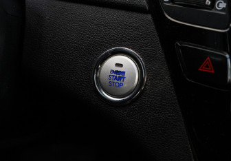 Подержанный автомобиль Hyundai Sonata 2010 года (20 фото)