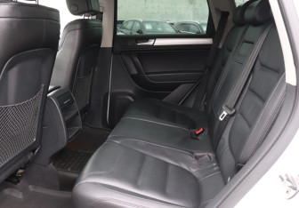 Подержанный автомобиль Volkswagen Touareg 2013 года (10 фото)