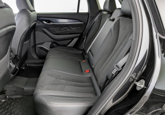 Подержанный автомобиль Geely Monjaro 2024 года (12 фото)