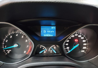 Подержанный автомобиль Ford Focus Hatchback 2011 года (14 фото)