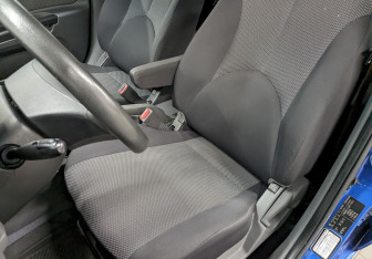 Подержанный автомобиль Kia Rio Hatchback 2010 года (14 фото)