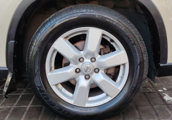 Подержанный автомобиль Nissan X-Trail 2008 года (15 фото)