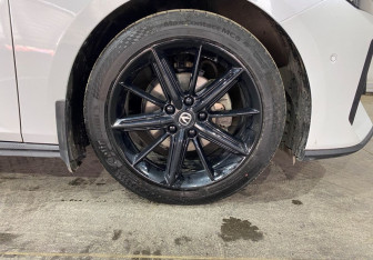 Подержанный автомобиль Changan UNI-V 2023 года (21 фото)