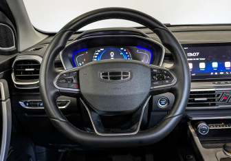 Подержанный автомобиль Geely Coolray 2023 года (21 фото)