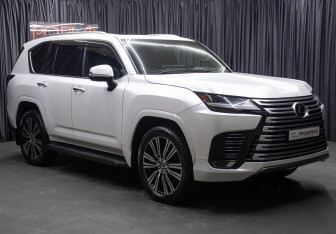 Подержанный автомобиль Lexus LX 2022 года (3 фото)