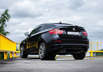 Подержанный автомобиль BMW X6 M 2013 года (6 фото)