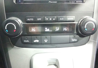 Подержанный автомобиль Honda CR-V 2008 года (14 фото)