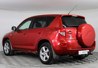 Подержанный автомобиль Toyota RAV4 2008 года (4 фото)