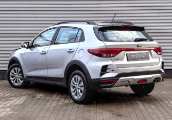 Подержанный автомобиль Kia Rio Hatchback 2021 года (7 фото)