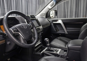 Подержанный автомобиль Toyota Land Cruiser Prado 2018 года (15 фото)