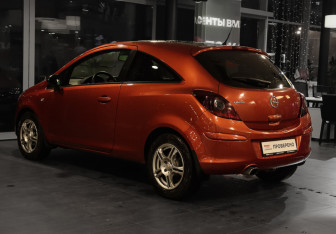 Подержанный автомобиль Opel Corsa 2013 года (6 фото)