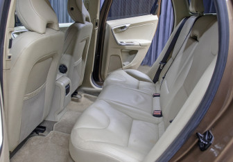 Подержанный автомобиль Volvo XC60 2013 года (12 фото)