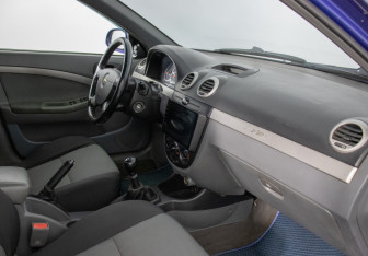 Подержанный автомобиль Chevrolet Lacetti Wagon 2008 года (9 фото)