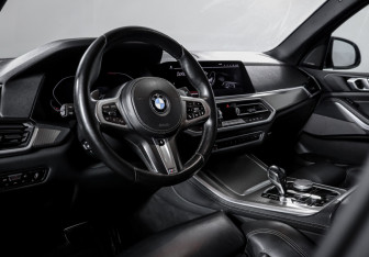 Подержанный автомобиль BMW X5 2019 года (14 фото)