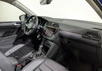 Подержанный автомобиль Volkswagen Tiguan 2021 года (15 фото)
