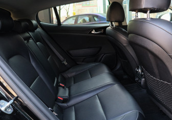 Подержанный автомобиль Kia Stinger 2021 года (8 фото)