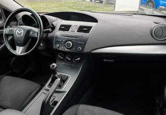 Подержанный автомобиль Mazda 3 Sedan 2012 года (9 фото)