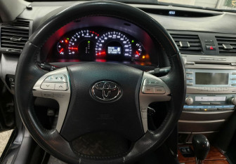 Подержанный автомобиль Toyota Camry Sedan 2008 года (12 фото)