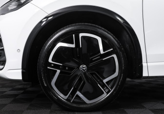 Подержанный автомобиль Volkswagen Tiguan 2024 года (28 фото)