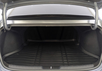 Подержанный автомобиль Hyundai Elantra Sedan 2024 года (10 фото)