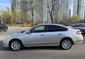 Подержанный автомобиль Nissan Teana 2011 года (8 фото)
