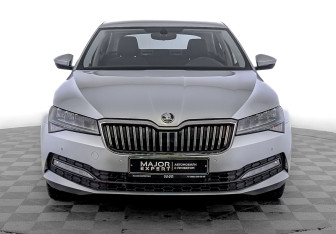 Подержанный автомобиль Skoda Superb Liftback 2021 года (2 фото)
