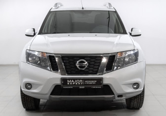 Подержанный автомобиль Nissan Terrano 2020 года (2 фото)