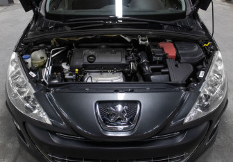 Подержанный автомобиль Peugeot 308 Wagon 2008 года (9 фото)