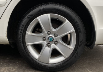 Подержанный автомобиль Skoda Octavia Wagon 2011 года (10 фото)