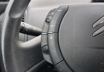 Подержанный автомобиль Citroen C4 Hatchback 2010 года (16 фото)