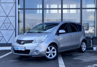 Подержанный автомобиль Nissan Note 2010 года (1 фото)
