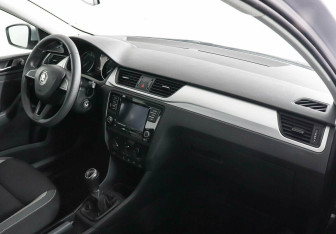 Подержанный автомобиль Skoda Rapid Liftback 2018 года (5 фото)