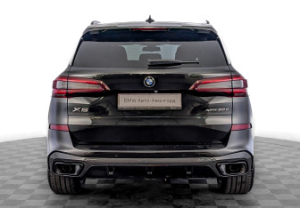 Подержанный автомобиль BMW X5 2021 года (6 фото)