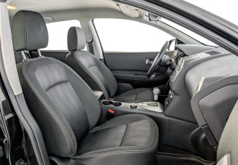 Подержанный автомобиль Nissan Qashqai 2013 года (23 фото)