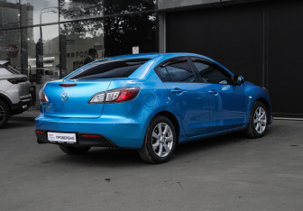 Подержанный автомобиль Mazda 3 Sedan 2011 года (4 фото)