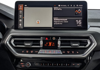 Подержанный автомобиль BMW X4 2022 года (17 фото)