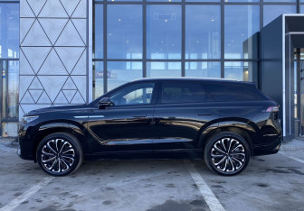 Подержанный автомобиль Jaecoo J8 2024 года (4 фото)