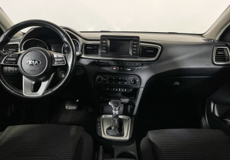 Подержанный автомобиль Kia Ceed Hatchback 2019 года (12 фото)