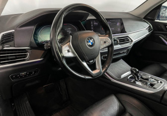 Подержанный автомобиль BMW X7 2019 года (12 фото)