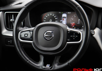 Подержанный автомобиль Volvo XC60 2018 года (12 фото)