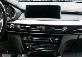 Подержанный автомобиль BMW X6 2019 года (17 фото)