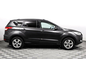 Подержанный автомобиль Ford Kuga 2015 года (4 фото)