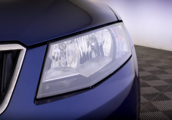 Подержанный автомобиль Skoda Octavia Liftback 2015 года (17 фото)