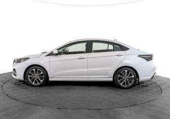 Подержанный автомобиль Omoda S5 2023 года (8 фото)