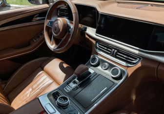Подержанный автомобиль Hongqi H9 2023 года (9 фото)