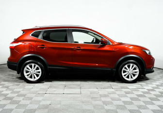 Подержанный автомобиль Nissan Qashqai 2018 года (4 фото)