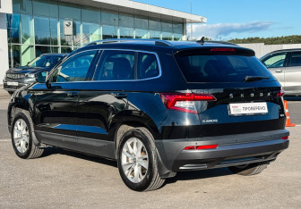 Подержанный автомобиль Skoda Karoq 2021 года (7 фото)